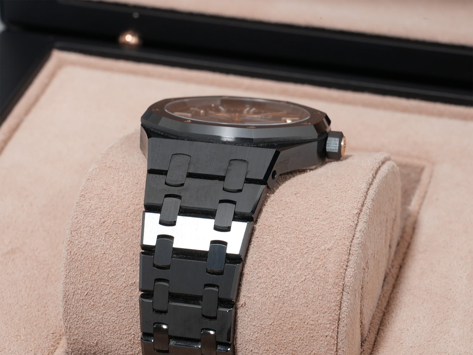 Audemars Piguet Royal Oak Ref. 77350CE.OO.1266CE.02.A Ceramic Rainbow Tapestry Dial Excellent Condition h9y9rsdn