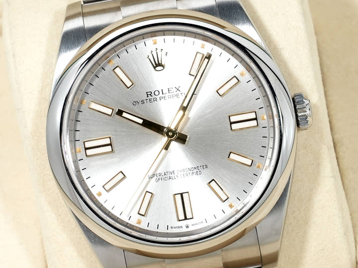 ロレックス オイスターパーペチュアル41 Ref.124300 ステンレススチール シルバー文字盤 中古 n2xsw3fg