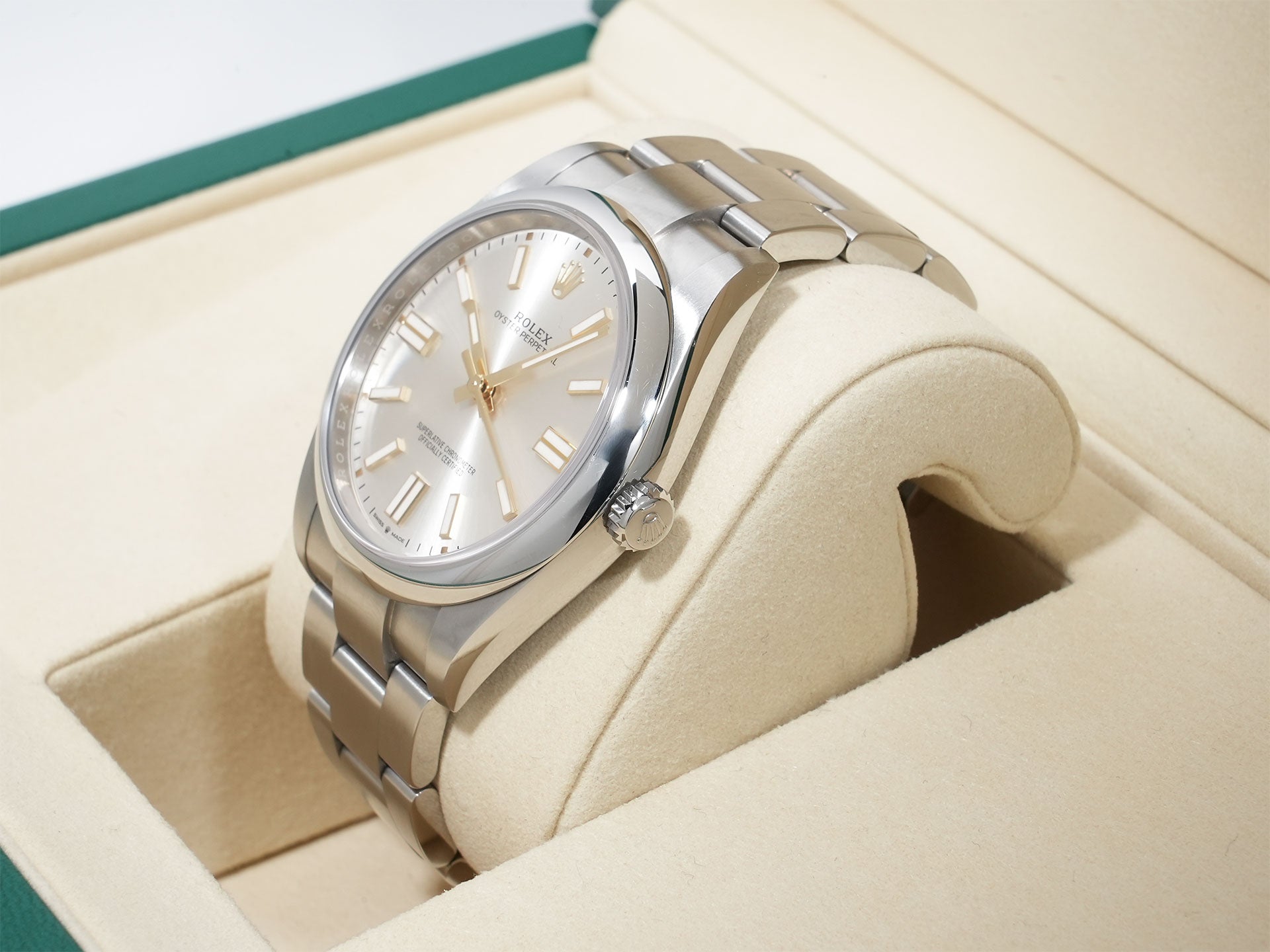 ロレックス オイスターパーペチュアル41 Ref.124300 ステンレススチール シルバー文字盤 中古 n2xsw3fg