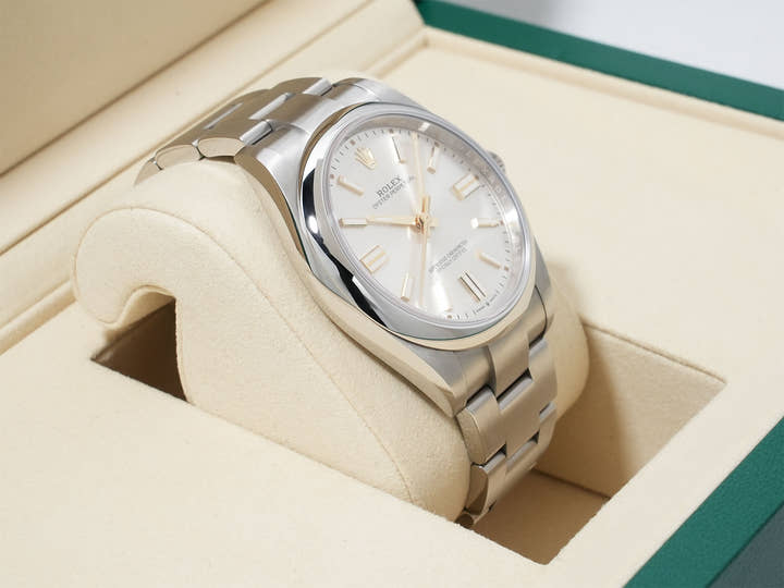 ロレックス オイスターパーペチュアル41 Ref.124300 ステンレススチール シルバー文字盤 中古 n2xsw3fg