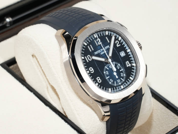パテックフィリップ アクアノート クロノグラフ Ref.5968G-001 ホワイトゴールド ミッドナイトブルー文字盤 未使用 ihyyqrov