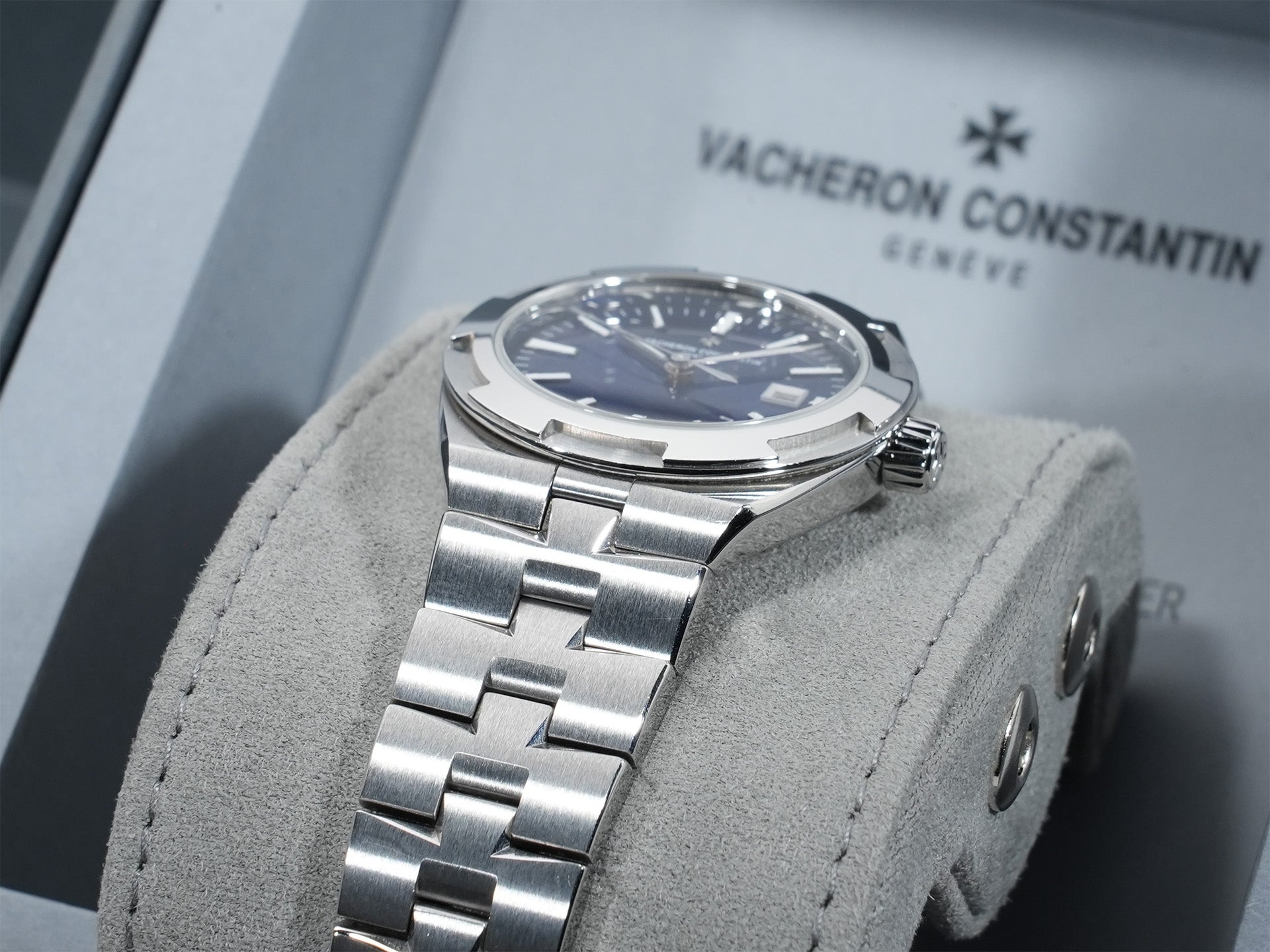Vacheron Constantin Overseas Automatic Ref. 4600V/200A-B980 Stainless Steel Blue Dial Pre-owned j6oauvk2