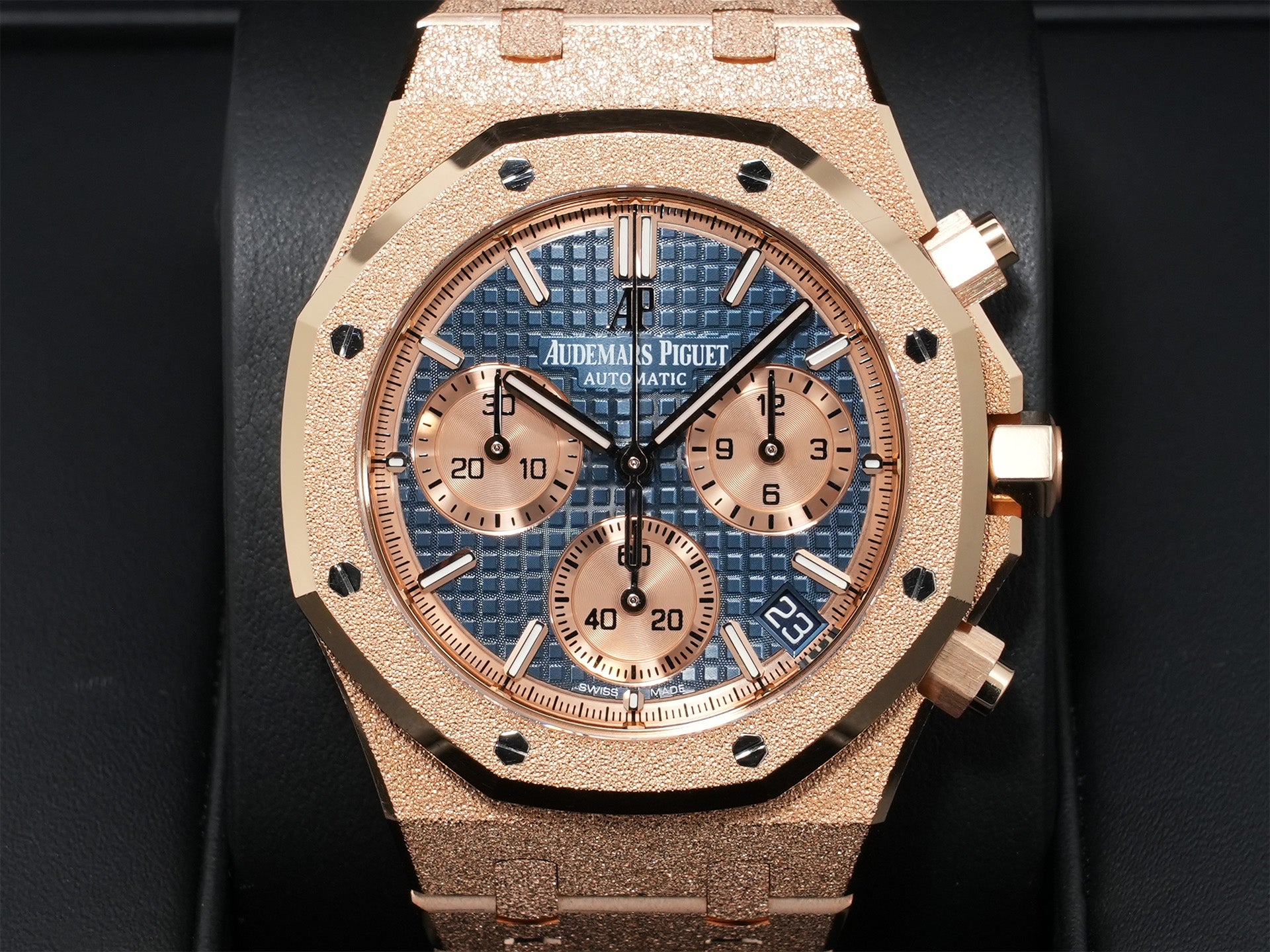 Audemars Piguet Royal Oak Chronograph Ref. 26239OR.GG.1224OR.01 Pink Gold Blue Dial Pre-owned err6wrya