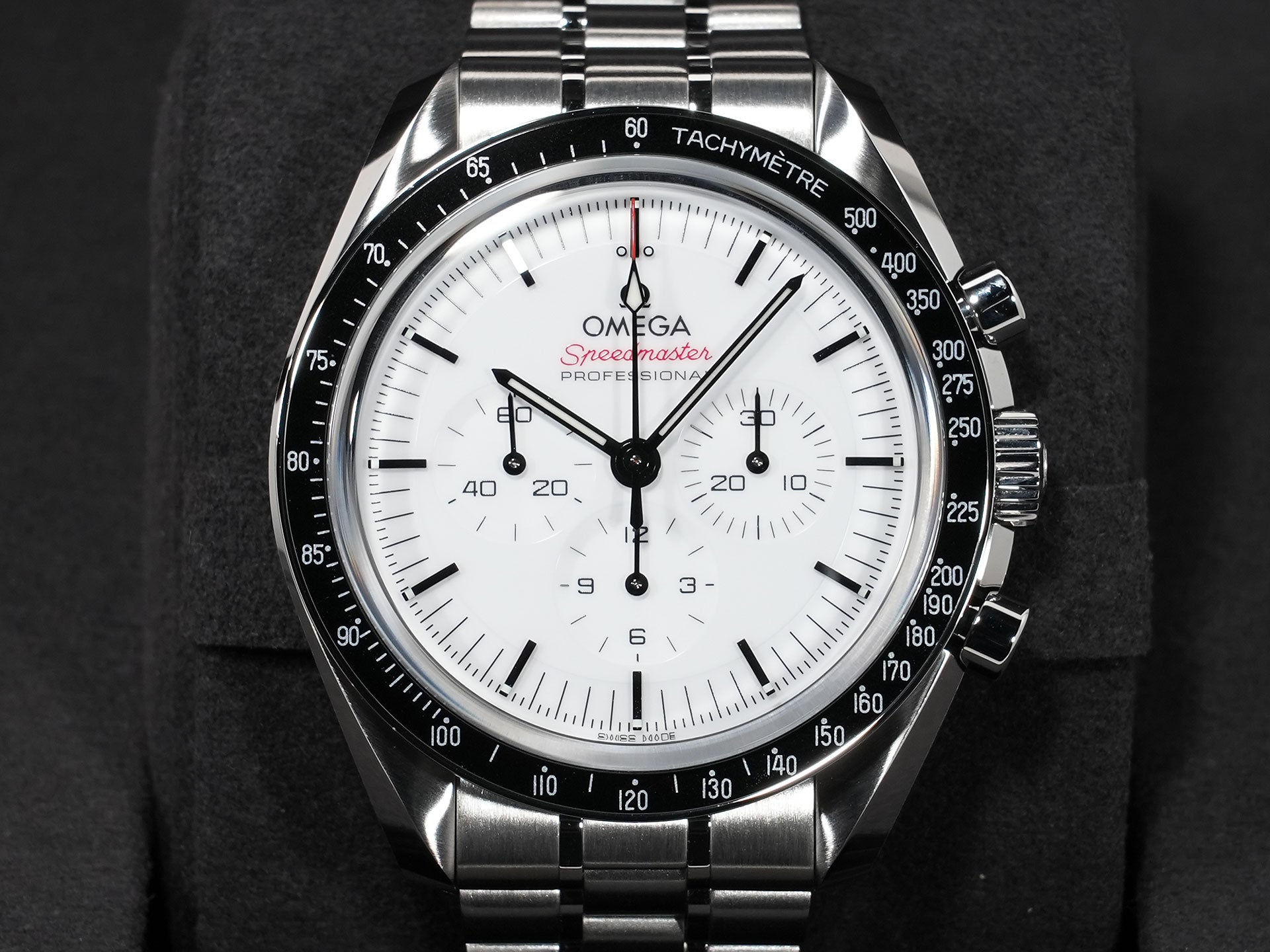 Omega Speedmaster Moonwatch Professional Ref. 310.30.42.50.04.001 Stainless Steel White Dial Unused ez7m7gbs
