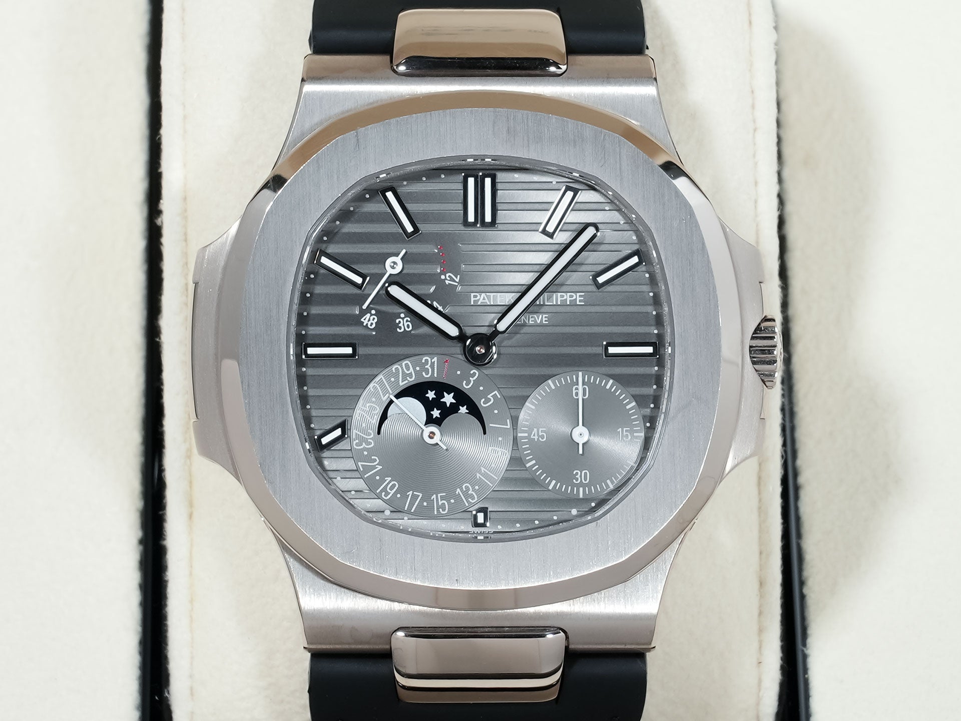 Patek Philippe Nautilus Petite Complication Ref. 5712G-001 White Gold Slate Dial Pre-owned 46gi2vkm