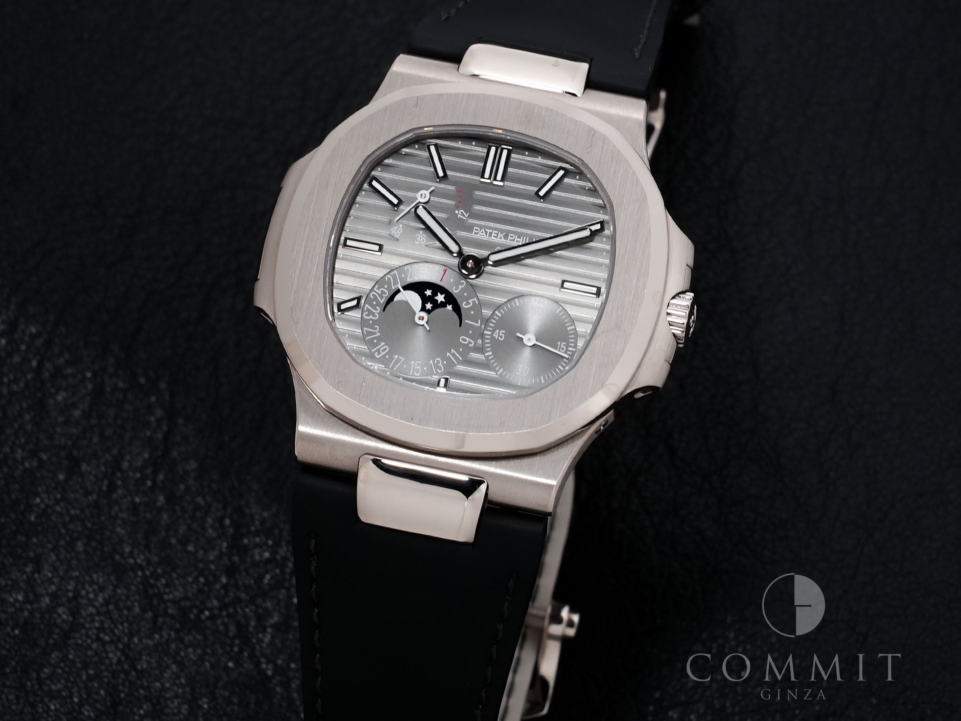 Patek Philippe Nautilus Petite Complication Ref. 5712G-001 White Gold Slate Dial Pre-owned 46gi2vkm