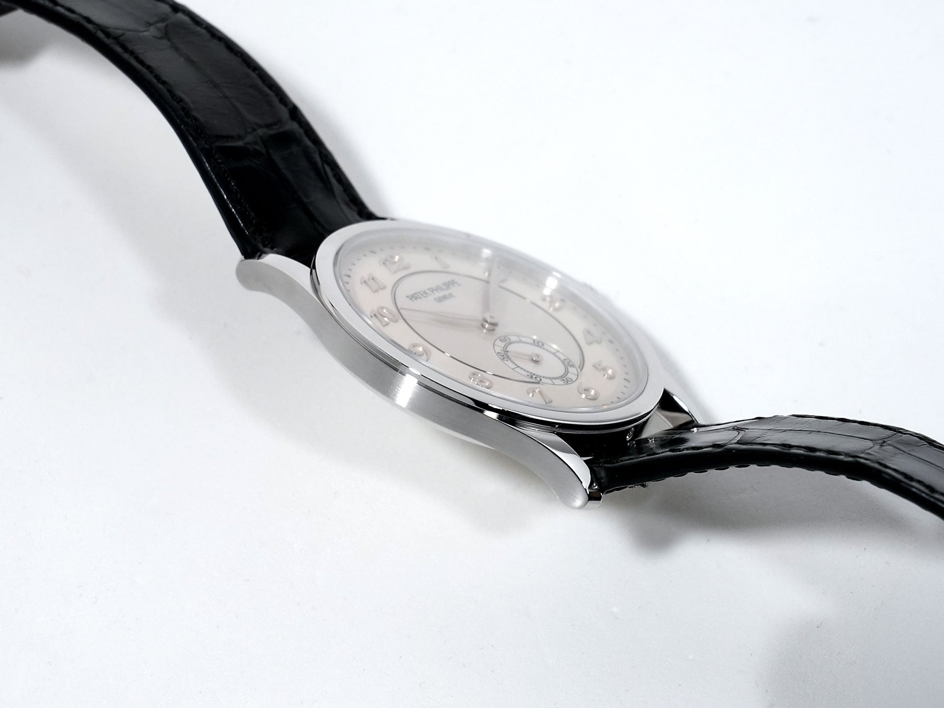 Patek Philippe Calatrava Ref. 5196P-001 Platinum Silver Dial Pre-owned c9wuitj7