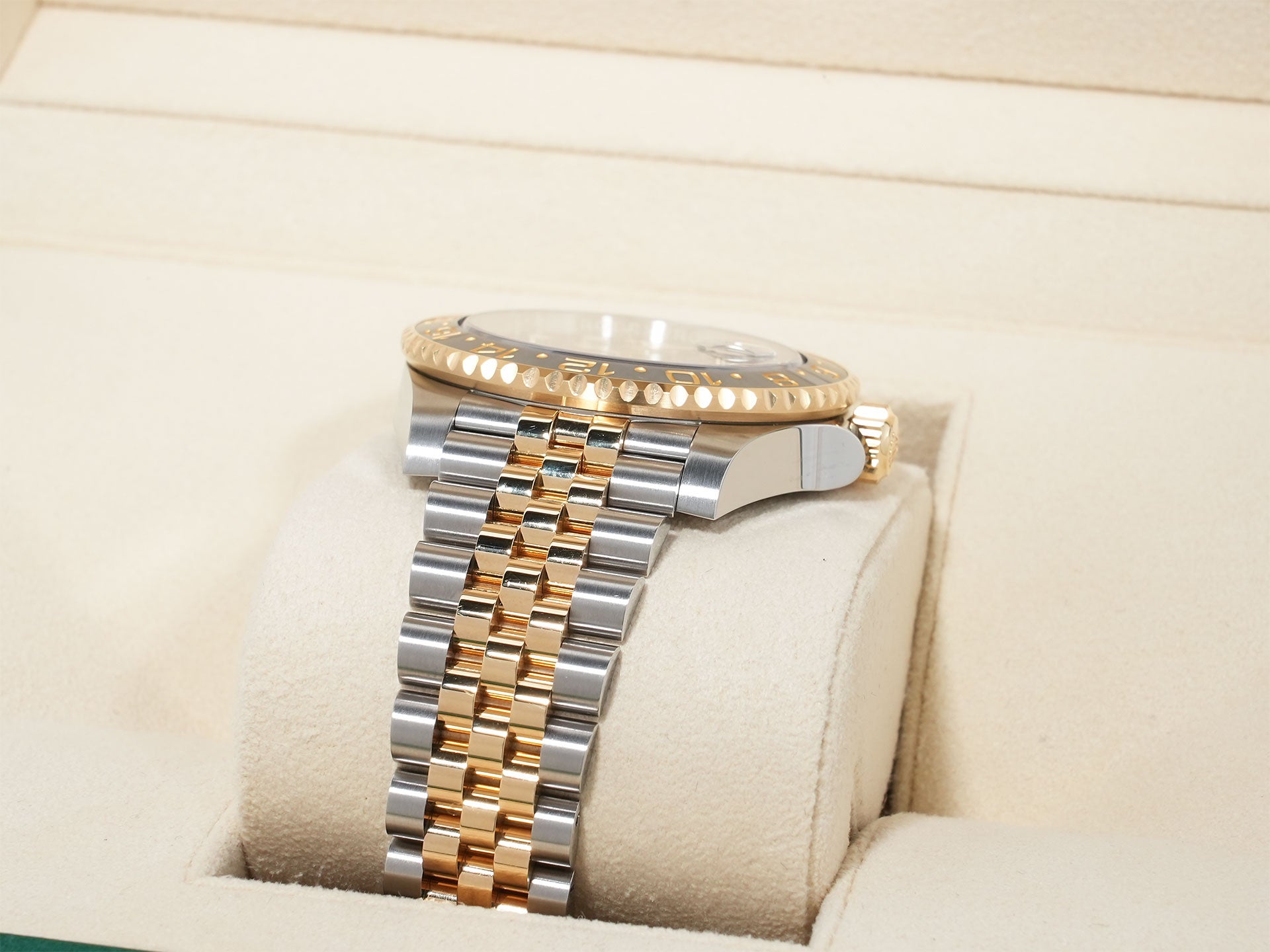 Rolex GMT-Master II Ref. 126713GRNR Stainless Steel/Yellow Gold Black Dial Jubilee Bracelet Excellent Condition 8csiffn3