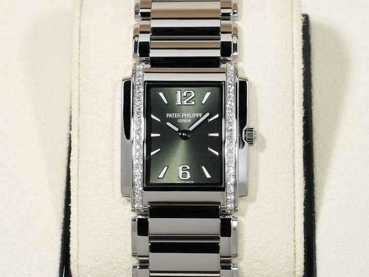Patek Philippe Twenty-4 Ref. 4910/1200A-011 Stainless Steel Olive Green Dial Unused Vegofise