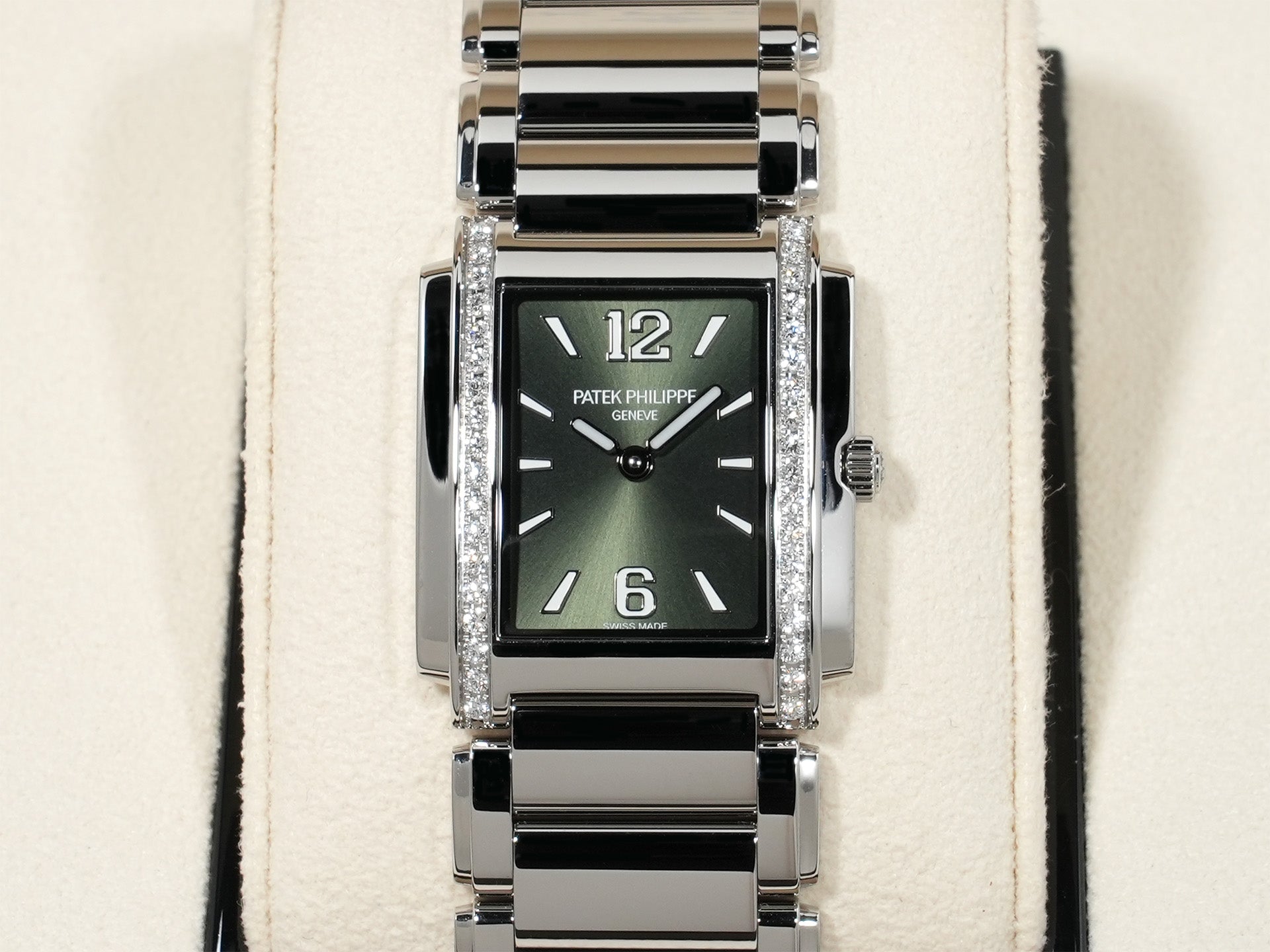 Patek Philippe Twenty-4 Ref. 4910/1200A-011 Stainless Steel Olive Green Dial Unused Vegofise