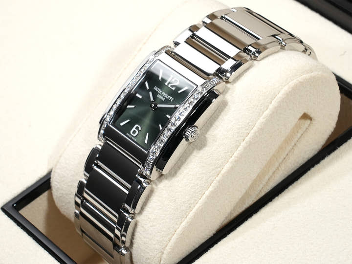 Patek Philippe Twenty-4 Ref. 4910/1200A-011 Stainless Steel Olive Green Dial Unused Vegofise
