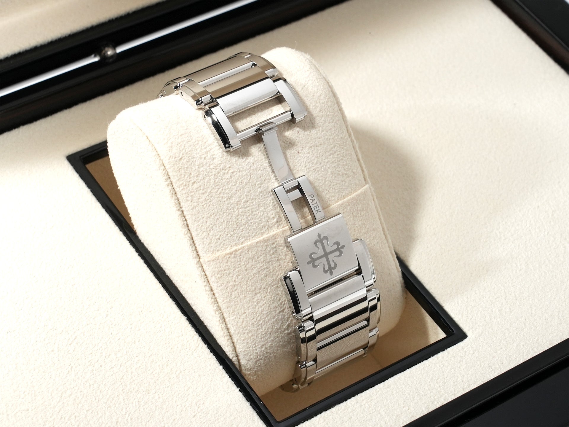 Patek Philippe Twenty-4 Ref. 4910/1200A-011 Stainless Steel Olive Green Dial Unused Vegofise