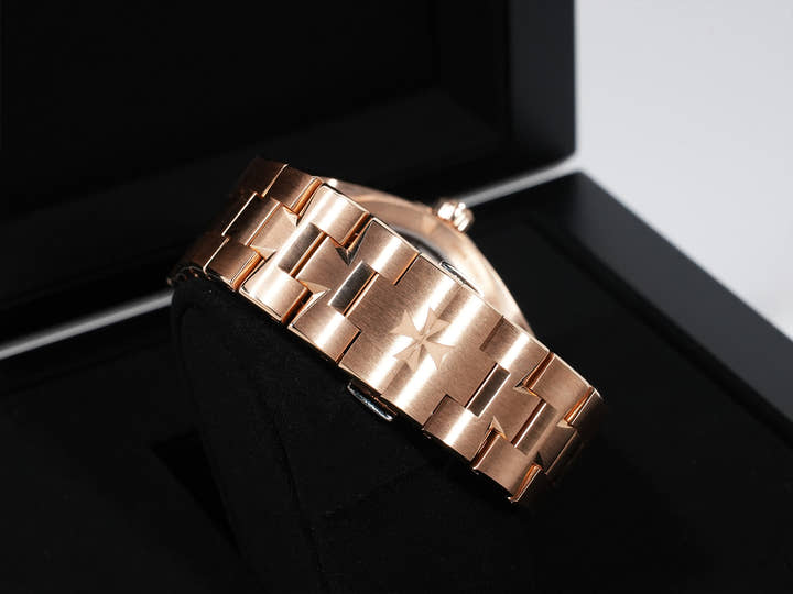 Vacheron Constantin Overseas Automatic Ref. 4520V/210R-B705 Pink Gold Blue Dial Excellent Condition 33z3adfr