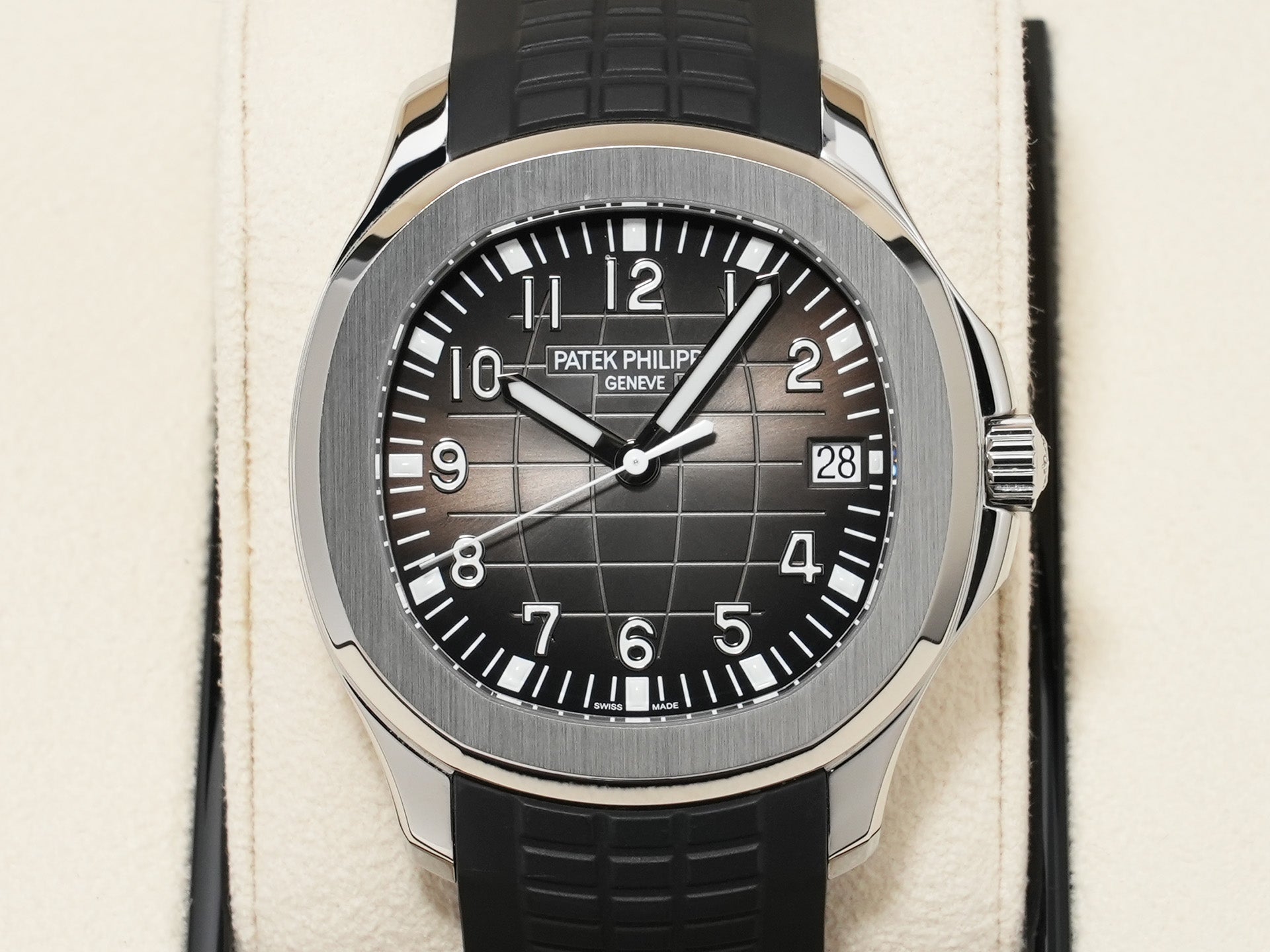 Patek Philippe Aquanaut Ref. 5167A-001 Stainless Steel Black Dial Excellent Condition vtzgh4uv