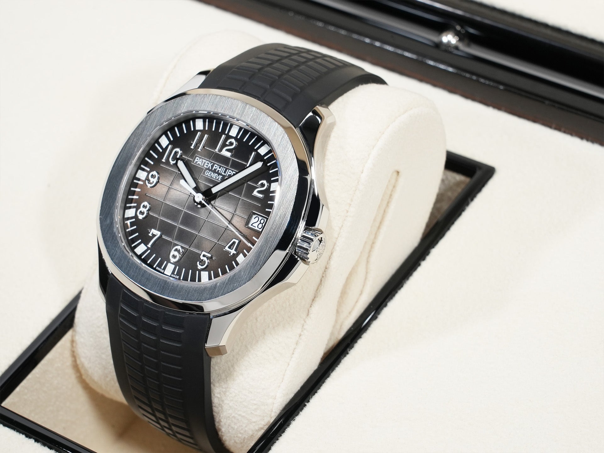 Patek Philippe Aquanaut Ref. 5167A-001 Stainless Steel Black Dial Excellent Condition vtzgh4uv