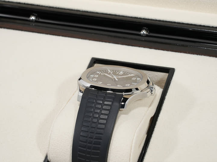 Patek Philippe Aquanaut Ref. 5167A-001 Stainless Steel Black Dial Excellent Condition vtzgh4uv