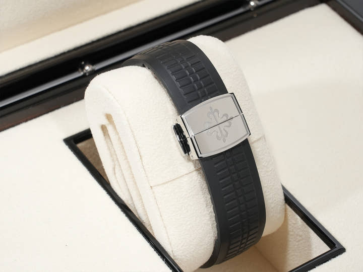 Patek Philippe Aquanaut Ref. 5167A-001 Stainless Steel Black Dial Excellent Condition vtzgh4uv