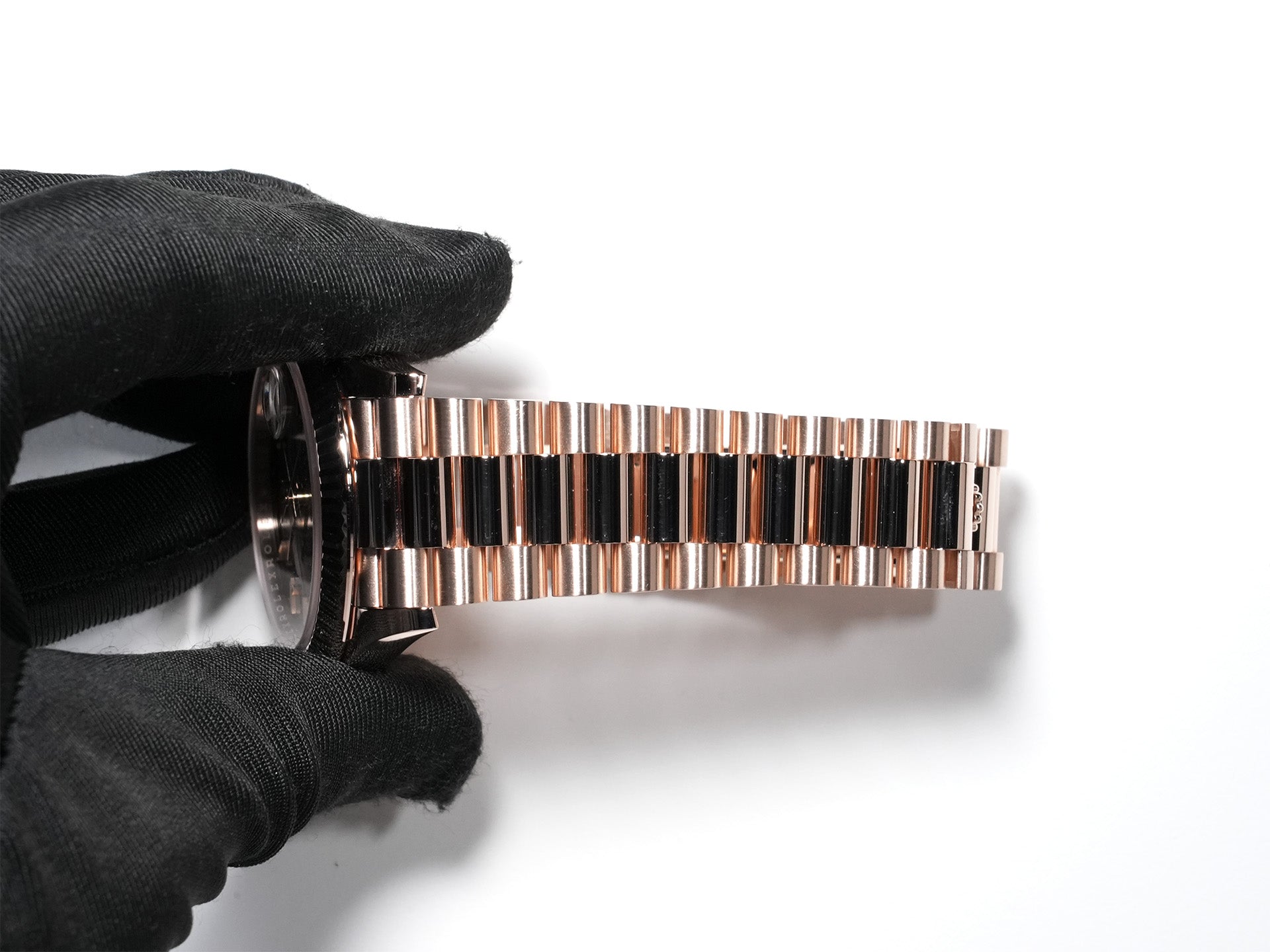 Rolex Day-Date 40 Ref. 228235 Everose Gold Olive Green Dial Excellent Condition zim9ag8r