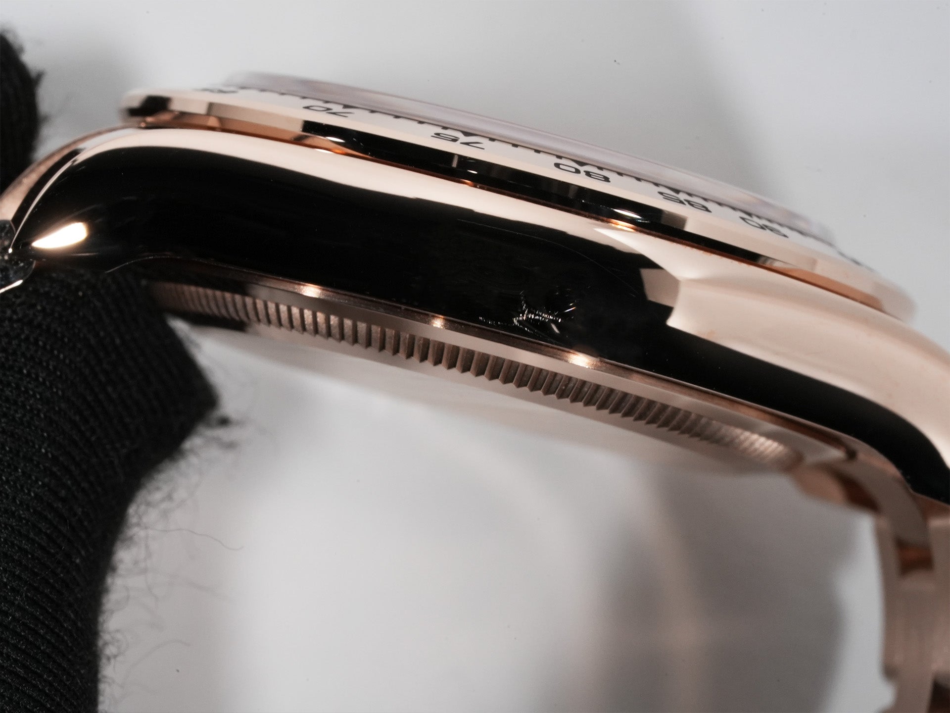 ロレックス デイトナ Ref.126505 エバーローズゴールド サンダストxブライトブラック文字盤 未使用 h838wcqk