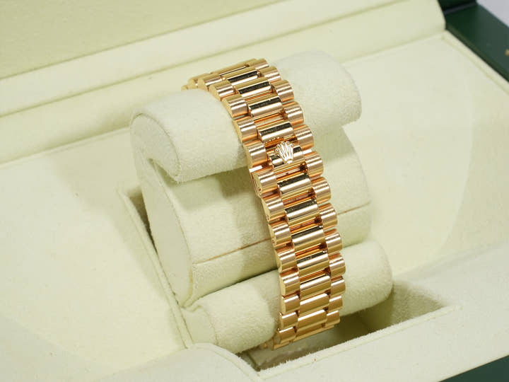 Rolex Day-Date 36 Ref. 118238A Yellow Gold Champagne Dial Pre-owned bjpet7xa