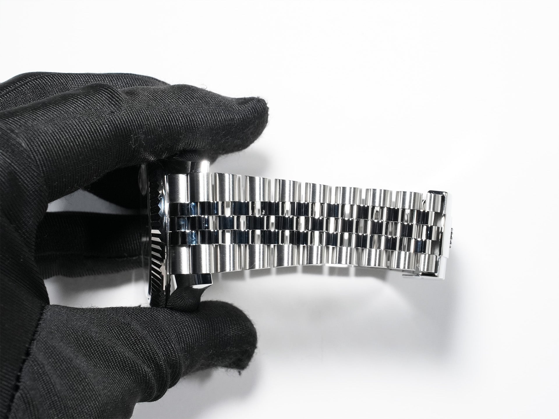 Pre-owned Rolex Sky-Dweller Ref. 326934 in stainless steel/white gold with a blue dial and Jubilee bracelet.