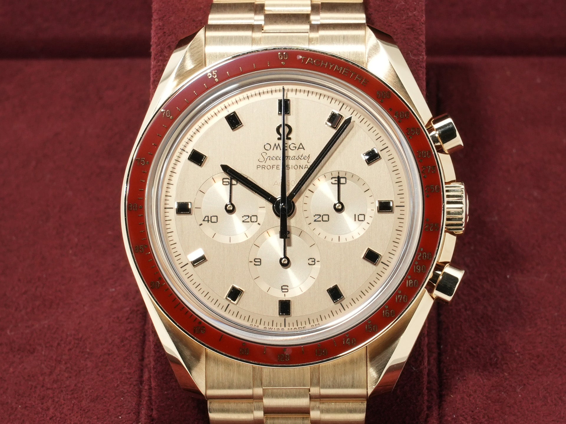 Omega Speedmaster Commemorative Model Co-Axial Master Chronometer Chronograph 42mm Ref. 310.60.42.50.99.001 Moonshine Gold with Yellow Dial, Unused 5grijzsv