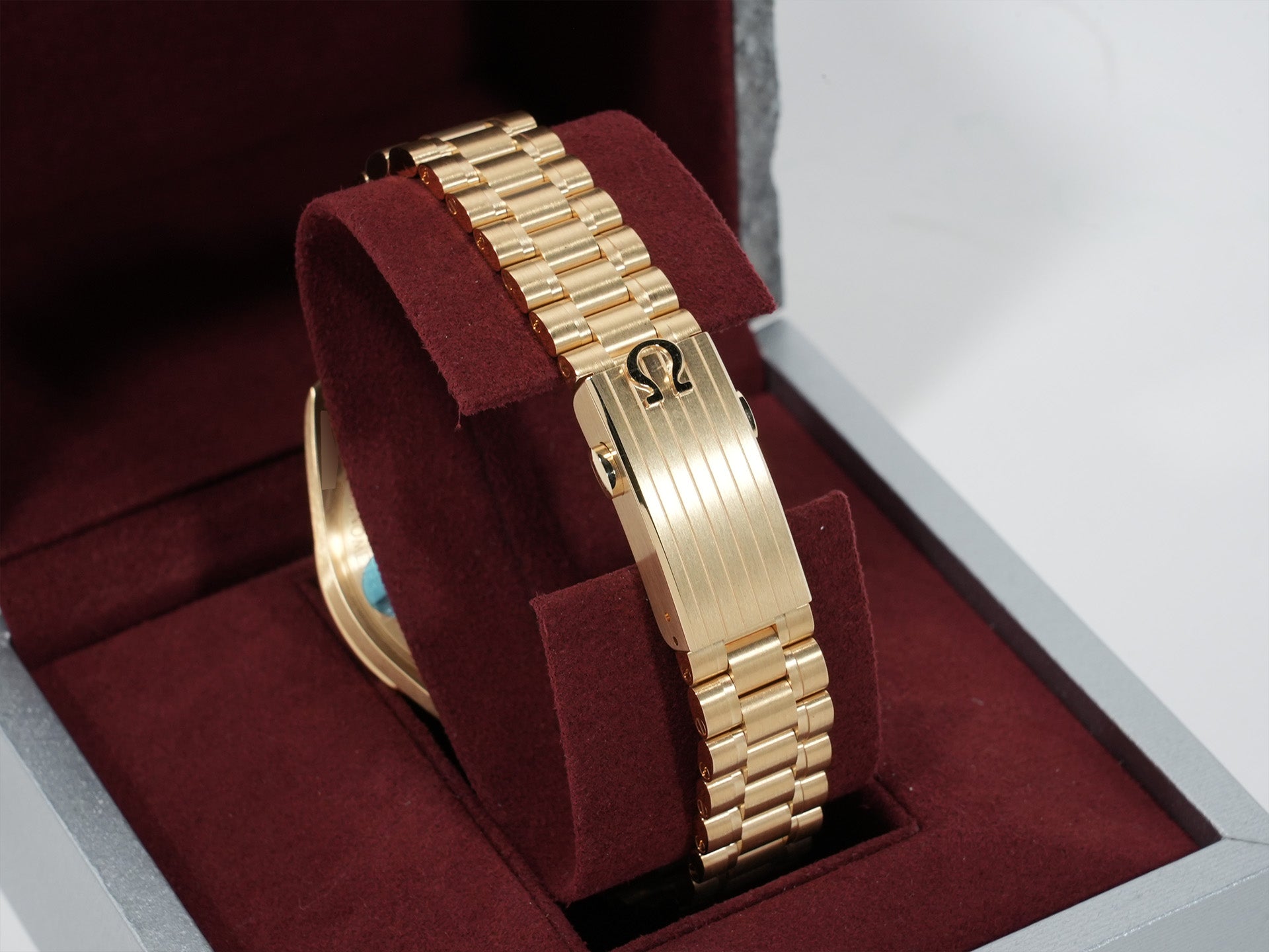 オメガ スピードマスター 記念モデル コーアクシャル マスター クロノメーター クロノグラフ 42MM Ref.310.60.42.50.99.001 ムーンシャインゴールド イエロー文字盤 未使用 5grijzsv
