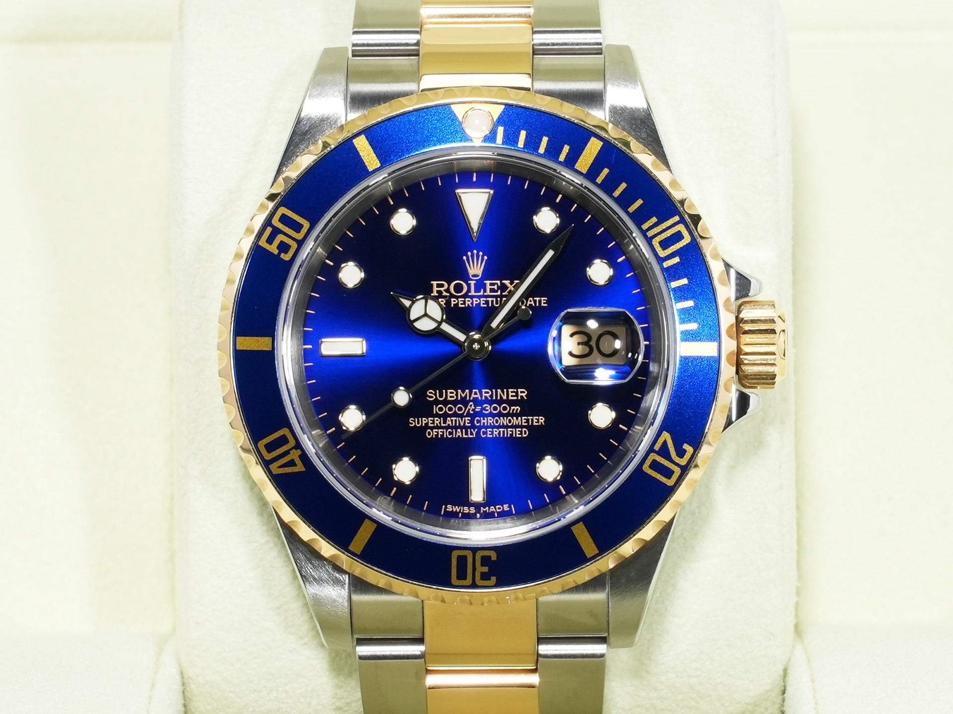 Rolex Submariner Date Ref. 16613 Stainless Steel/Yellow Gold Blue Dial Pre-owned 78m945u9