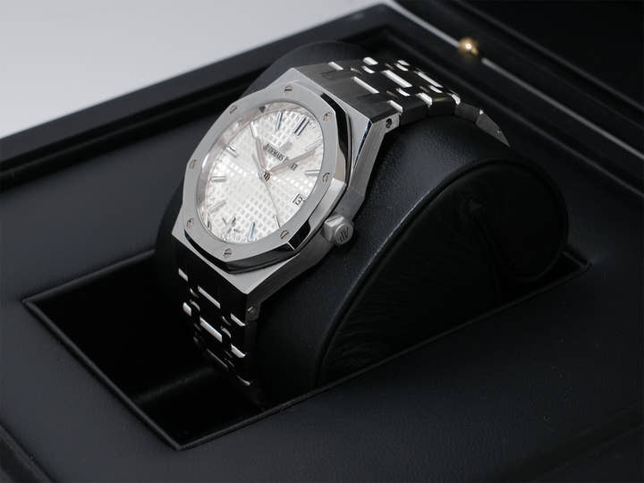 オーデマピゲ ロイヤルオーク Ref.77350ST.OO.1261ST.01 ステンレススチール シルバー文字盤 極美品 cym39qes