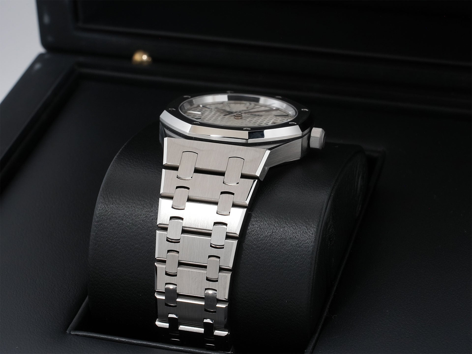 オーデマピゲ ロイヤルオーク Ref.77350ST.OO.1261ST.01 ステンレススチール シルバー文字盤 極美品 cym39qes