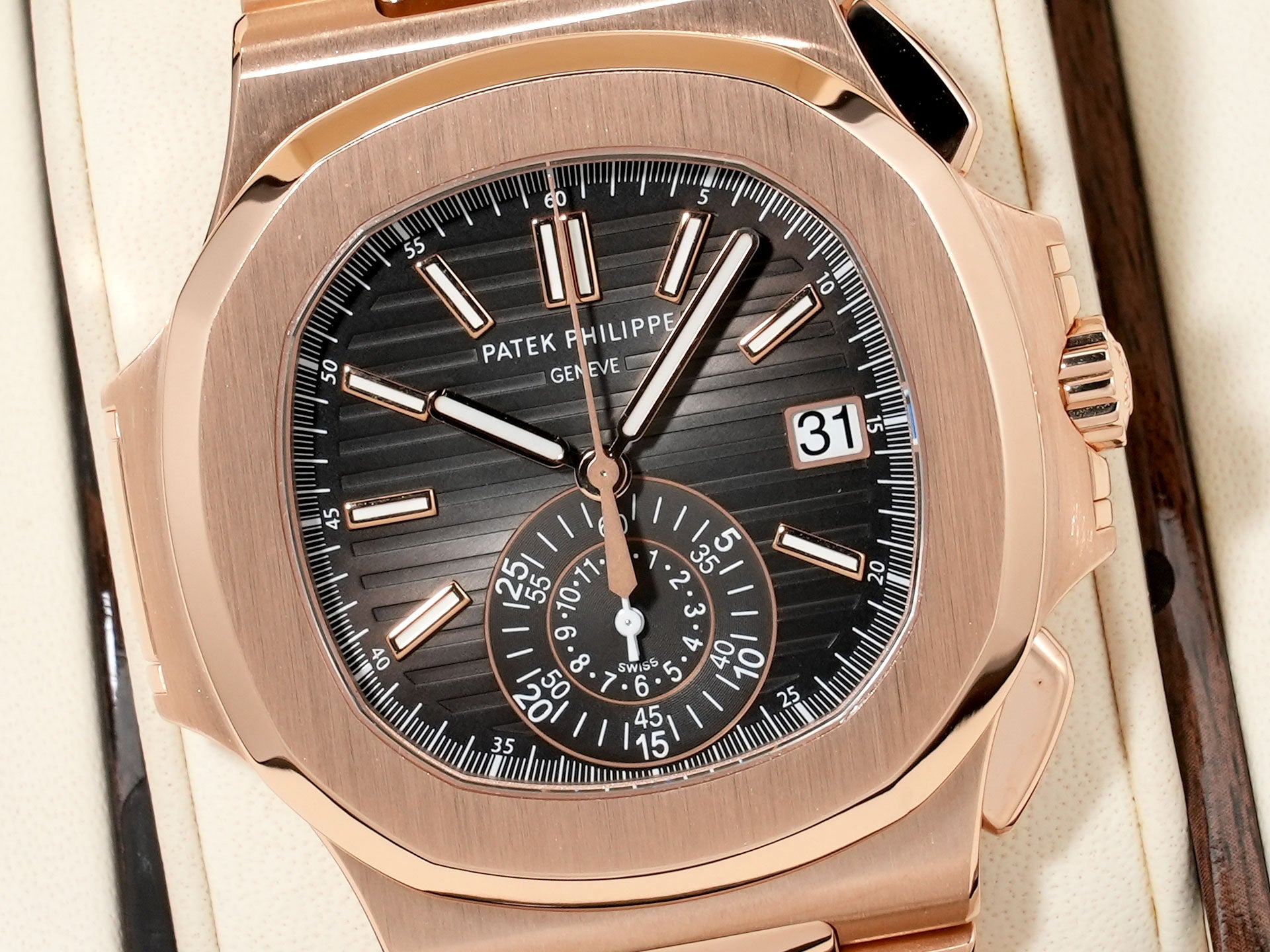 Patek Philippe Nautilus Chronograph Ref. 5980/1R-001 Rose Gold with Black Gradient Dial, Excellent Condition, hb5rk74t