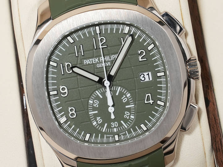 パテックフィリップ アクアノート Ref.5968G-010 ホワイトゴールド カーキグリーン文字盤 中古 g25xfyzr
