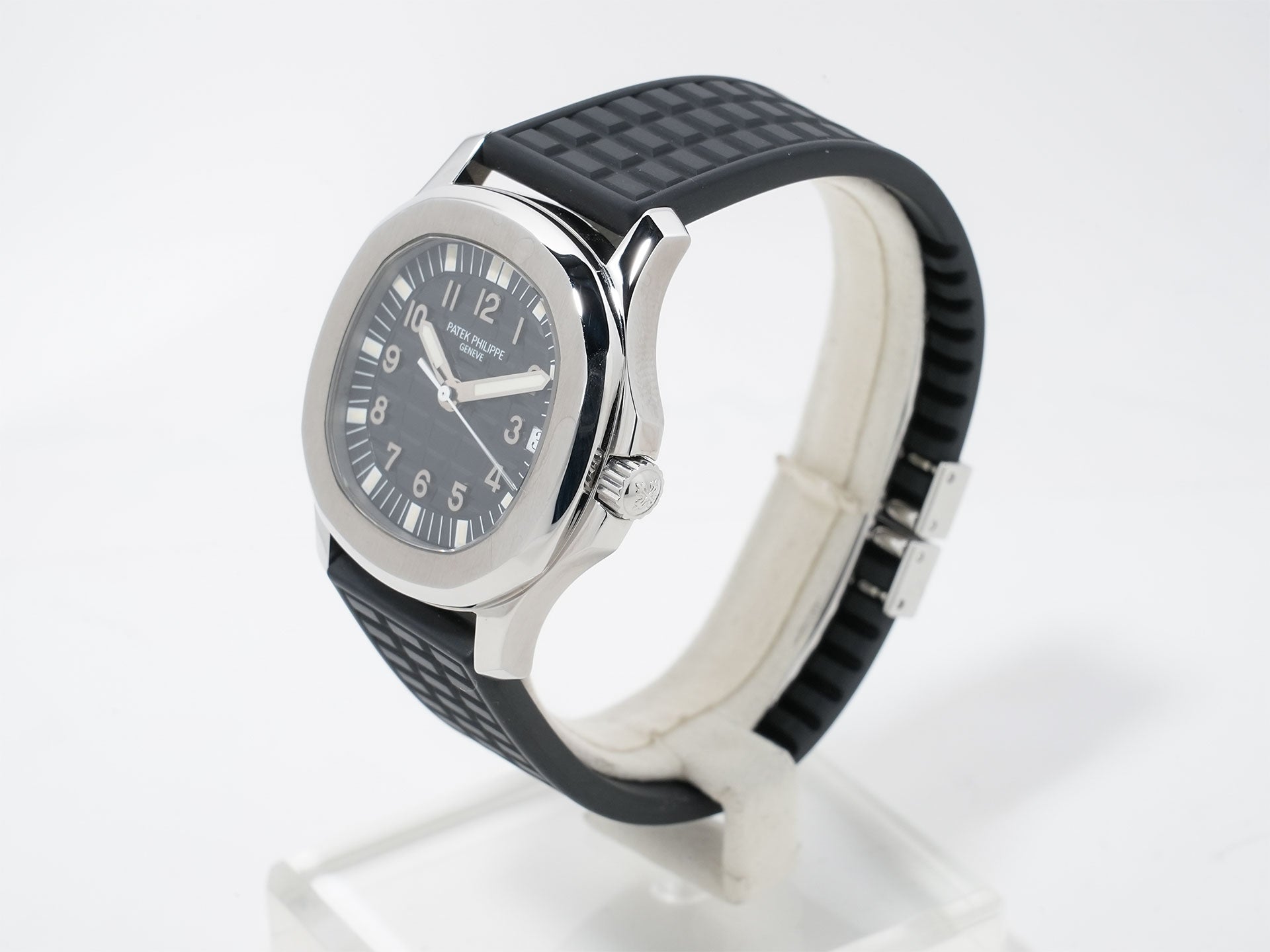 Patek Philippe Aquanaut Medium Ref. 5060A-001 Stainless Steel Black Dial Excellent Condition g6xk3n4g