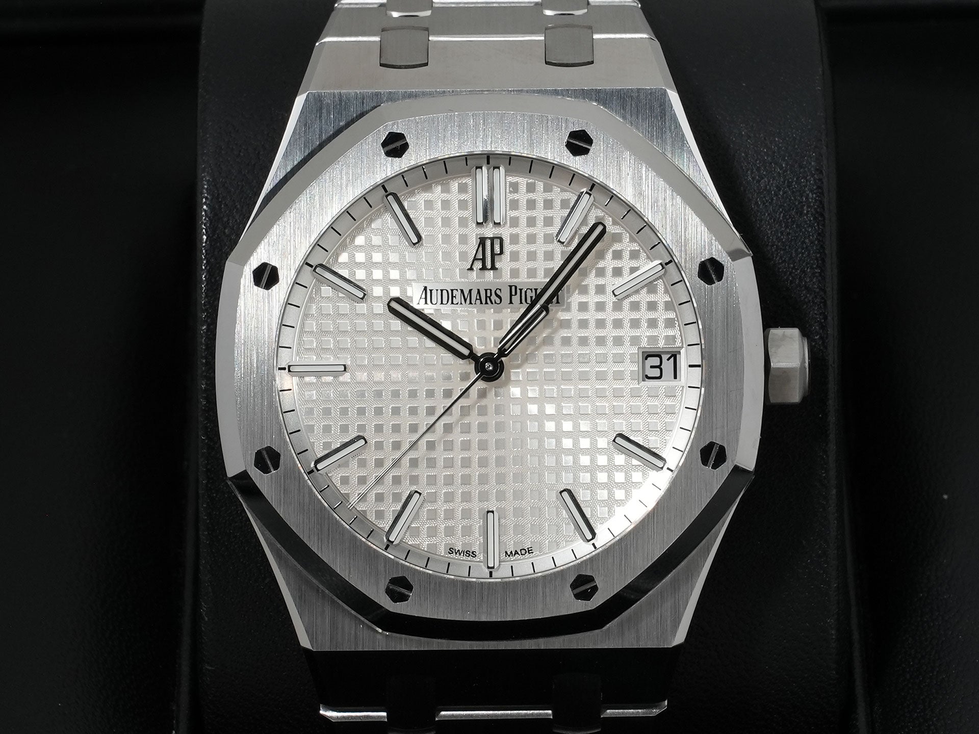 オーデマピゲ ロイヤルオーク Ref.15500ST.OO.1220ST.04 ステンレススチール シルバー文字盤 中古 5eoouafz