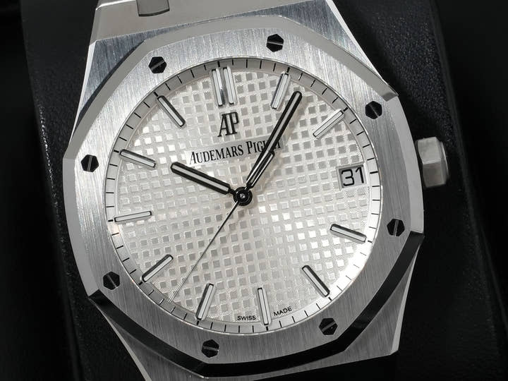 オーデマピゲ ロイヤルオーク Ref.15500ST.OO.1220ST.04 ステンレススチール シルバー文字盤 中古 5eoouafz