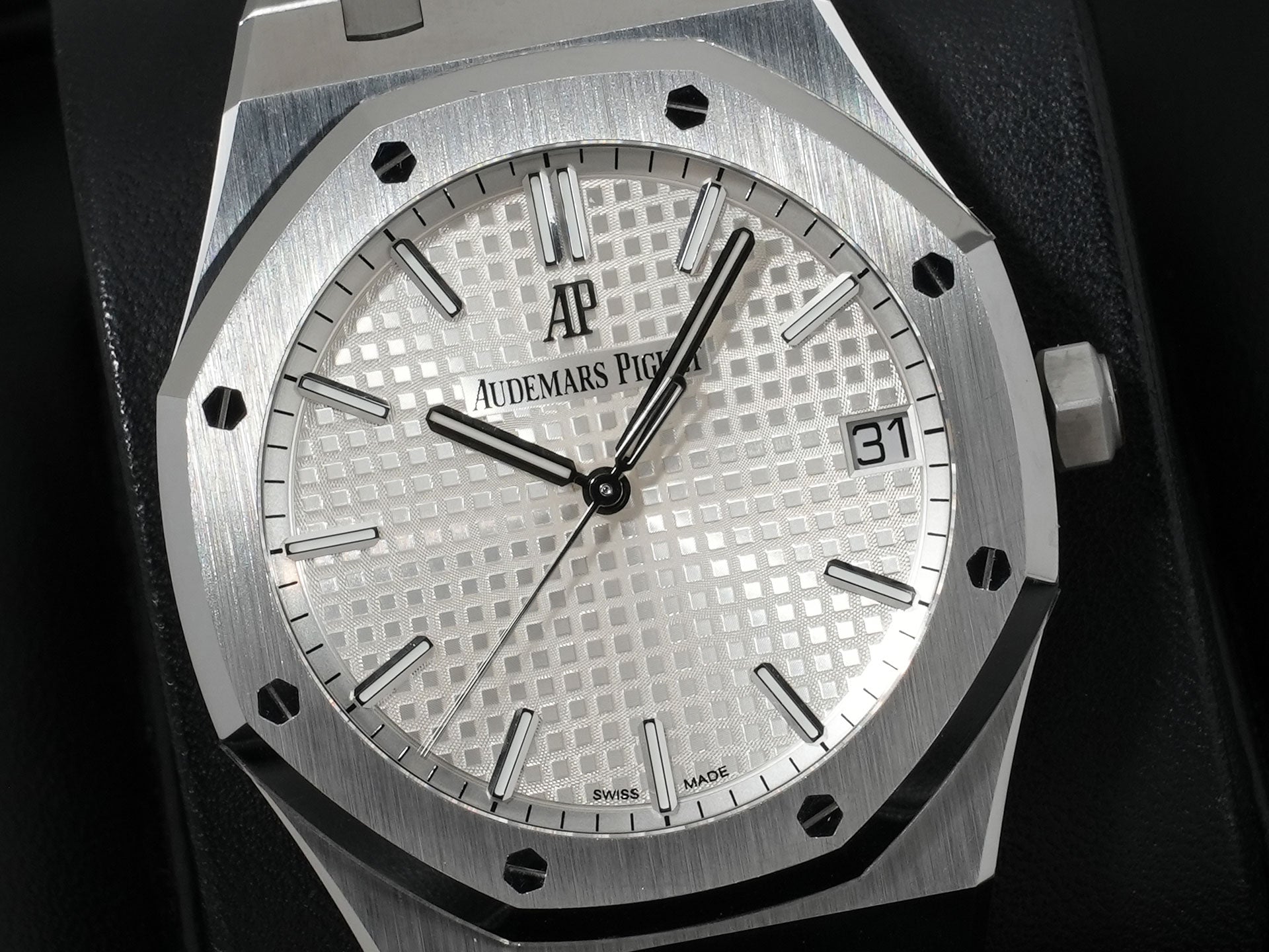 オーデマピゲ ロイヤルオーク Ref.15500ST.OO.1220ST.04 ステンレススチール シルバー文字盤 中古 5eoouafz