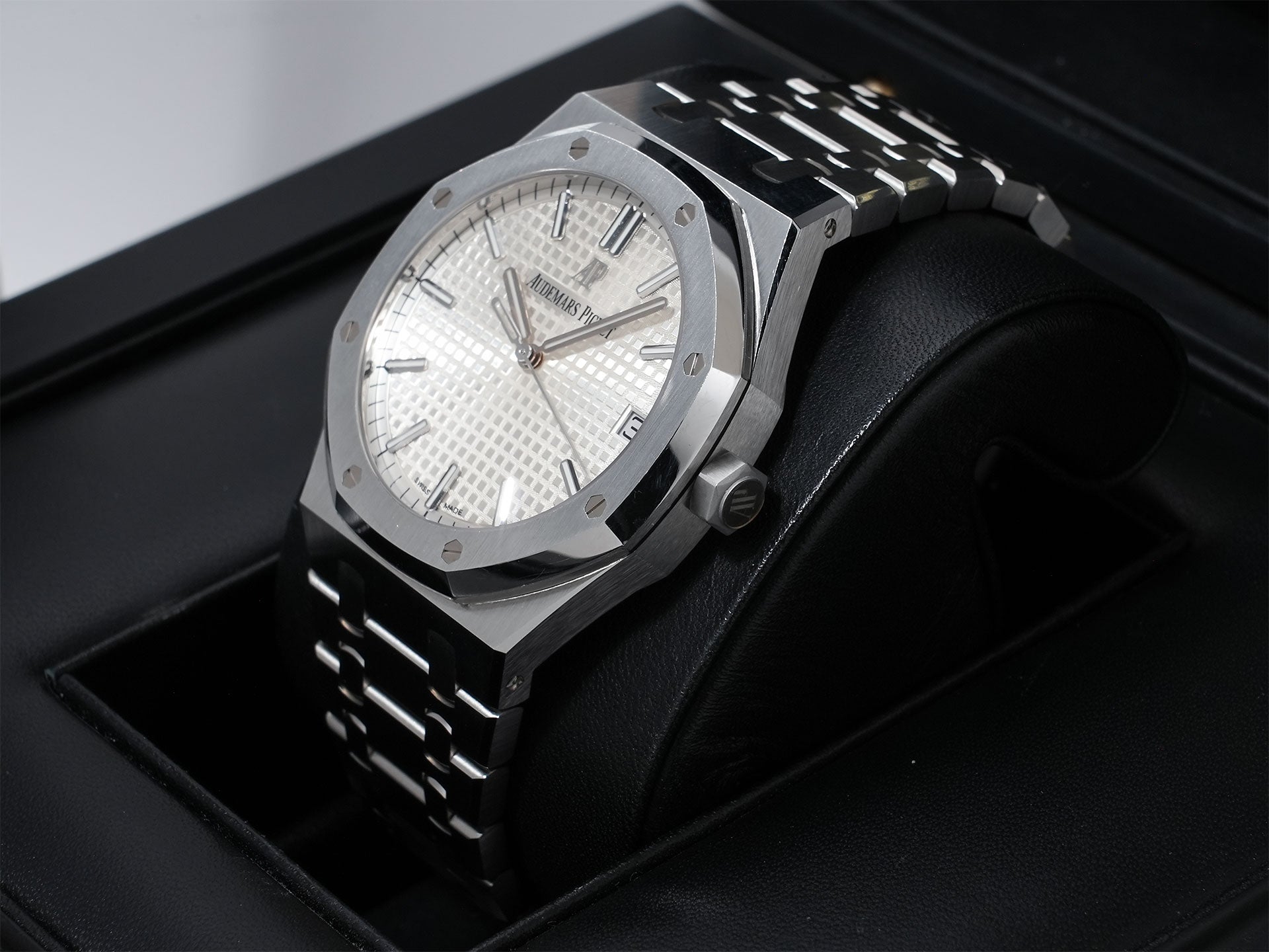 オーデマピゲ ロイヤルオーク Ref.15500ST.OO.1220ST.04 ステンレススチール シルバー文字盤 中古 5eoouafz