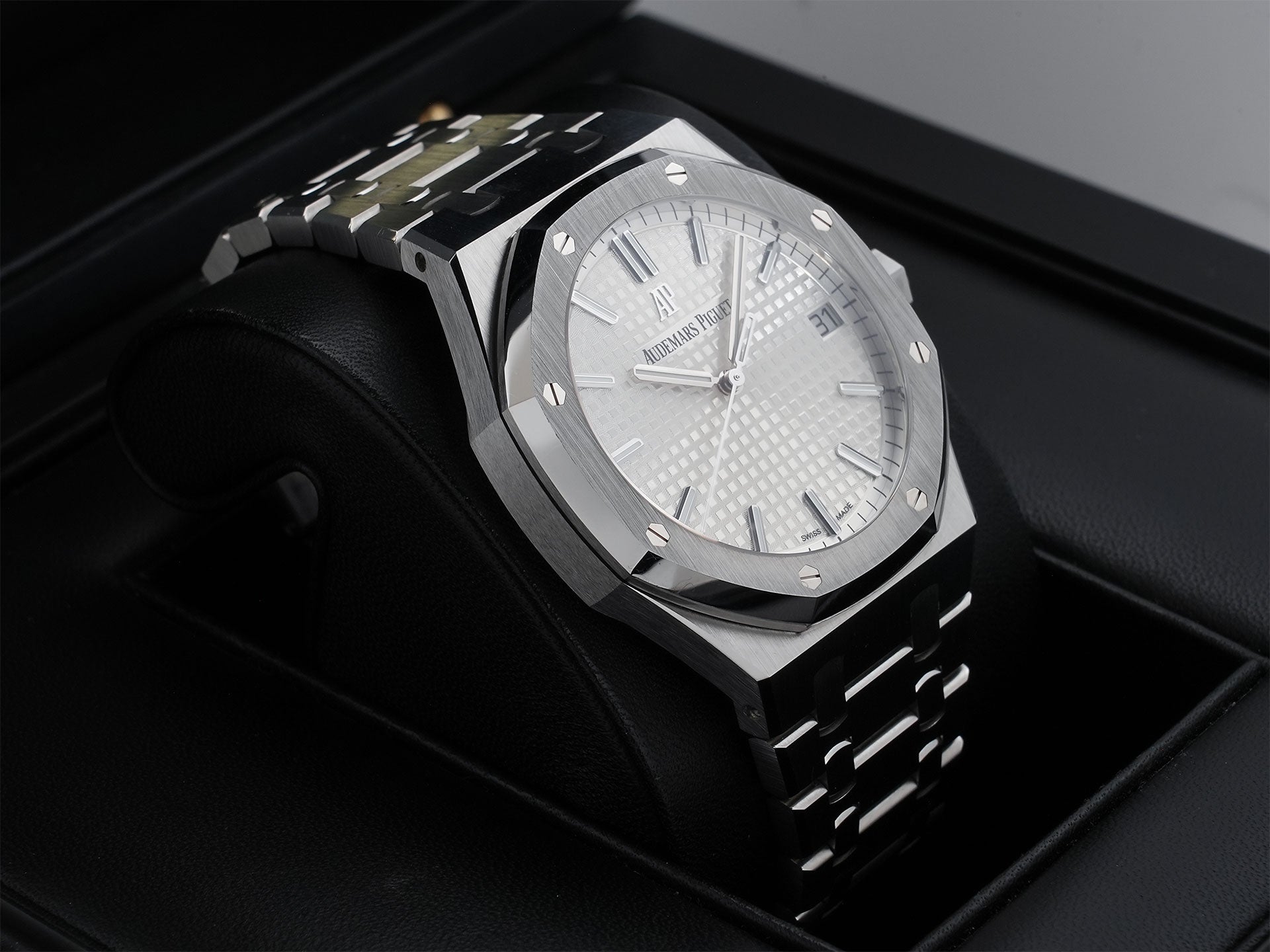 オーデマピゲ ロイヤルオーク Ref.15500ST.OO.1220ST.04 ステンレススチール シルバー文字盤 中古 5eoouafz