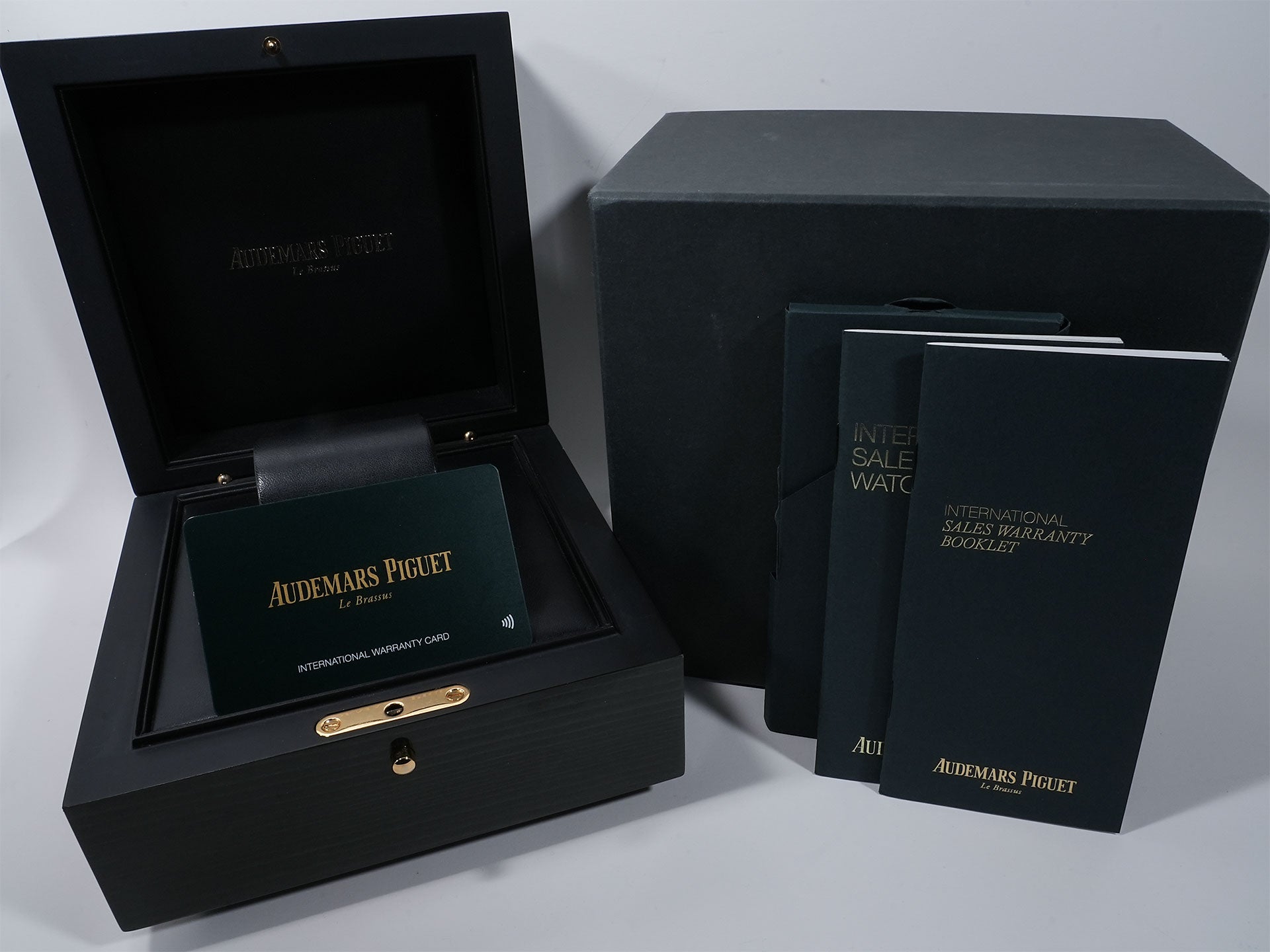 オーデマピゲ ロイヤルオーク Ref.15500ST.OO.1220ST.04 ステンレススチール シルバー文字盤 中古 5eoouafz