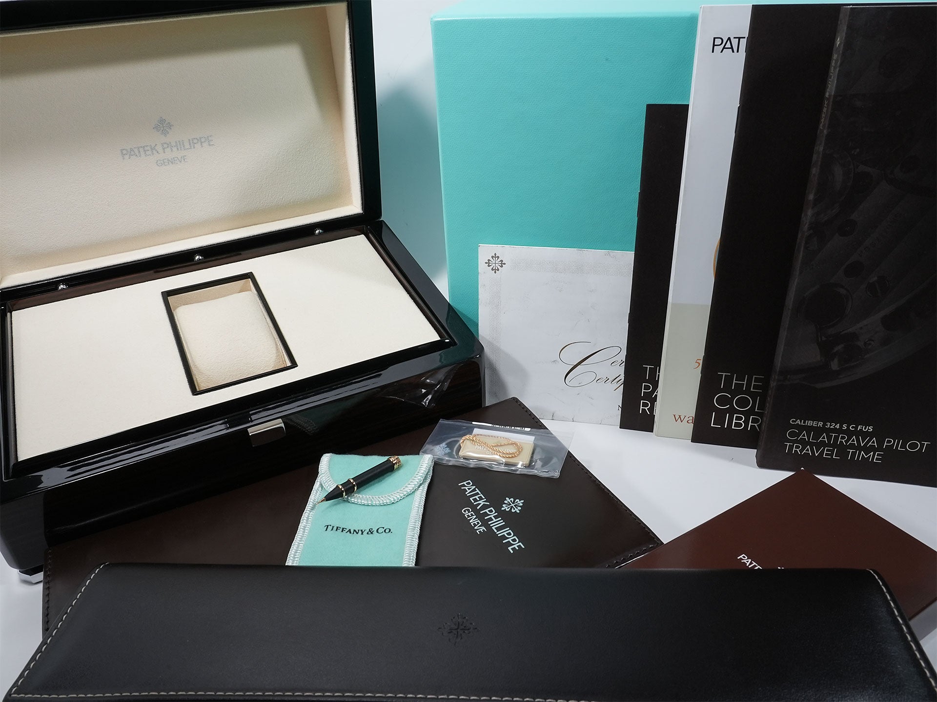 Patek Philippe Calatrava Pilot Travel Time TIFFANY &amp; CO. Ref. 5524R-001 Rose Gold Brown Sunset Dial Pre-owned pkijrx5a