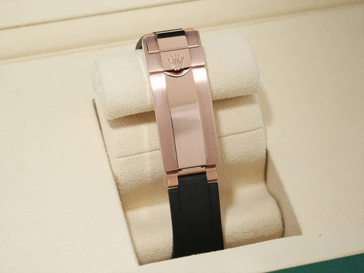 ロレックス デイトナ Ref.126515LN エバーローズゴールド メテオライト文字盤 未使用 5rz6nvkq