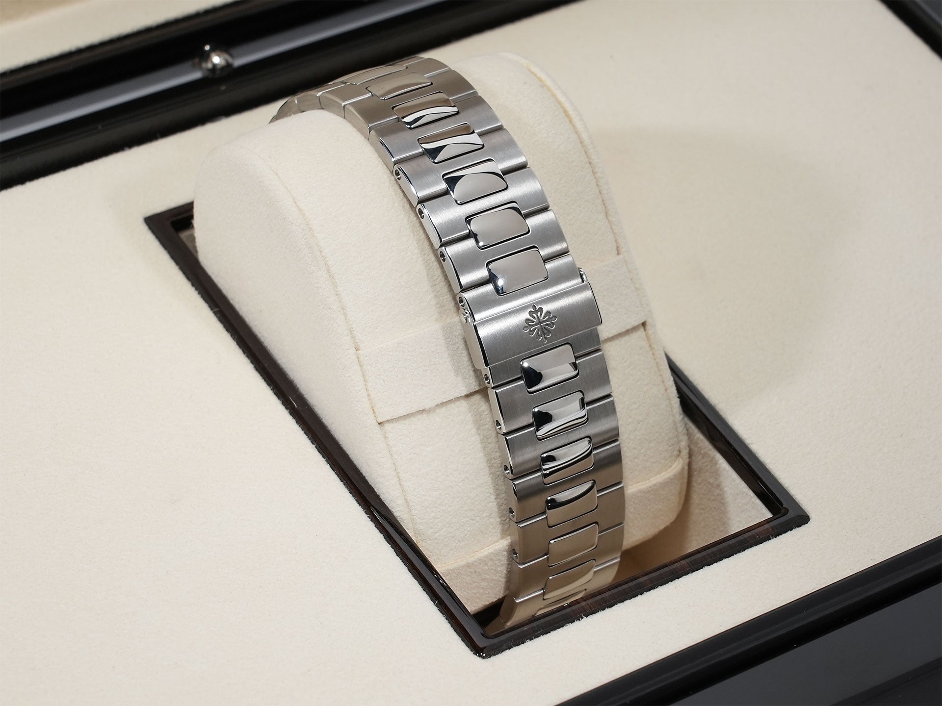 Patek Philippe Nautilus Chronograph Ref. 5980/1A-001 Stainless Steel Blue Dial Pre-owned yfjs2qy4