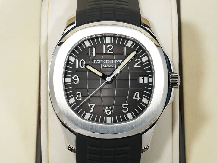 パテックフィリップ アクアノート Ref.5167A-001 ステンレススチール ブラック文字盤 中古 4ns4kdaj