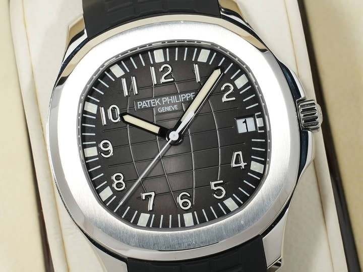 パテックフィリップ アクアノート Ref.5167A-001 ステンレススチール ブラック文字盤 中古 4ns4kdaj