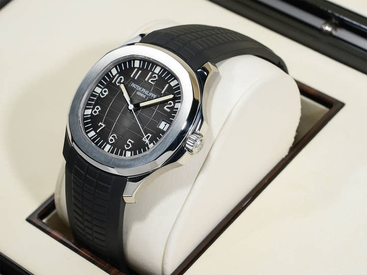 パテックフィリップ アクアノート Ref.5167A-001 ステンレススチール ブラック文字盤 中古 4ns4kdaj