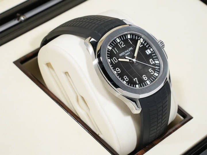 パテックフィリップ アクアノート Ref.5167A-001 ステンレススチール ブラック文字盤 中古 4ns4kdaj