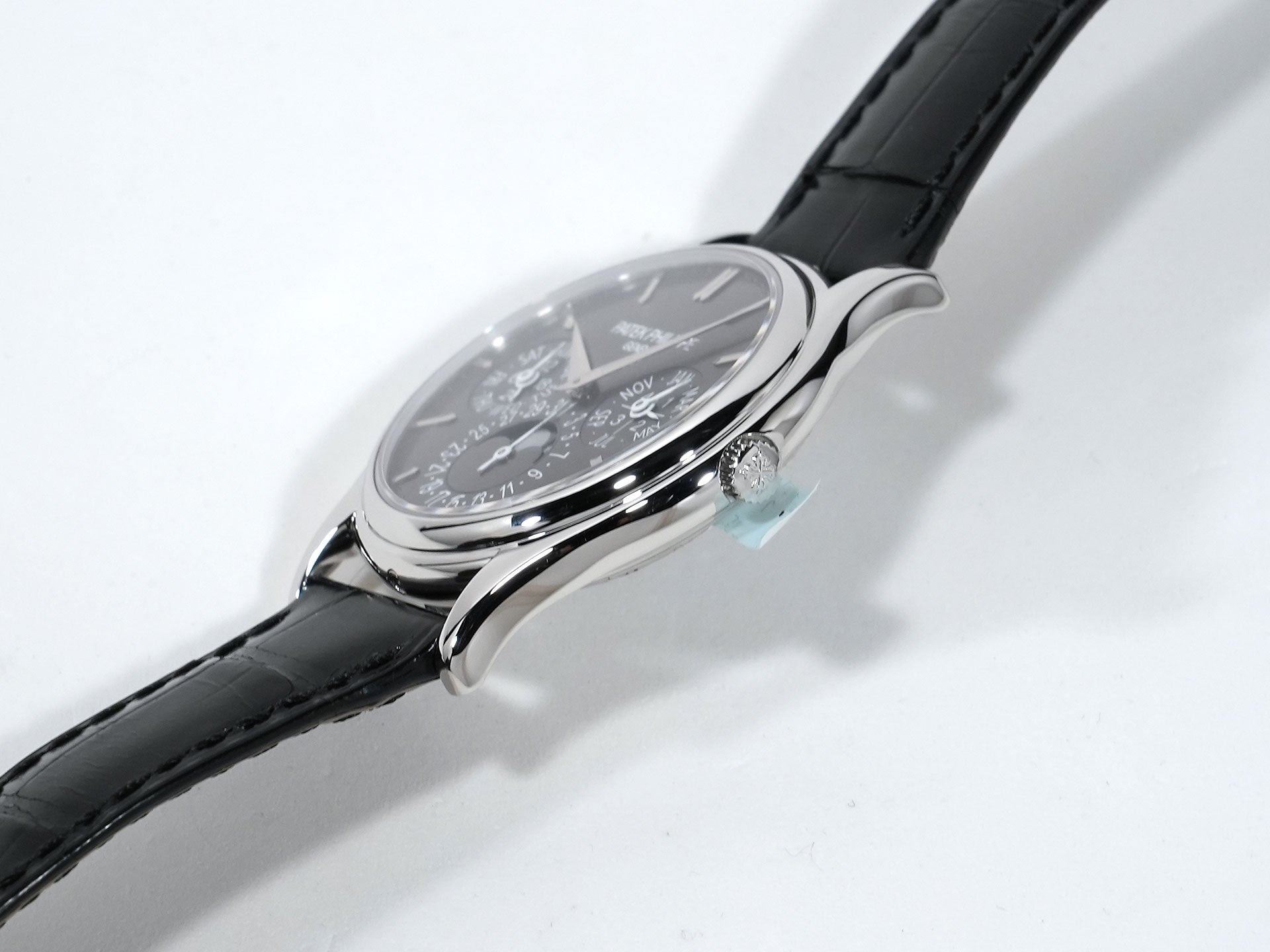 Patek Philippe Perpetual Calendar Ref. 5140P-017 Platinum Gray Dial Pre-owned evdndzc5