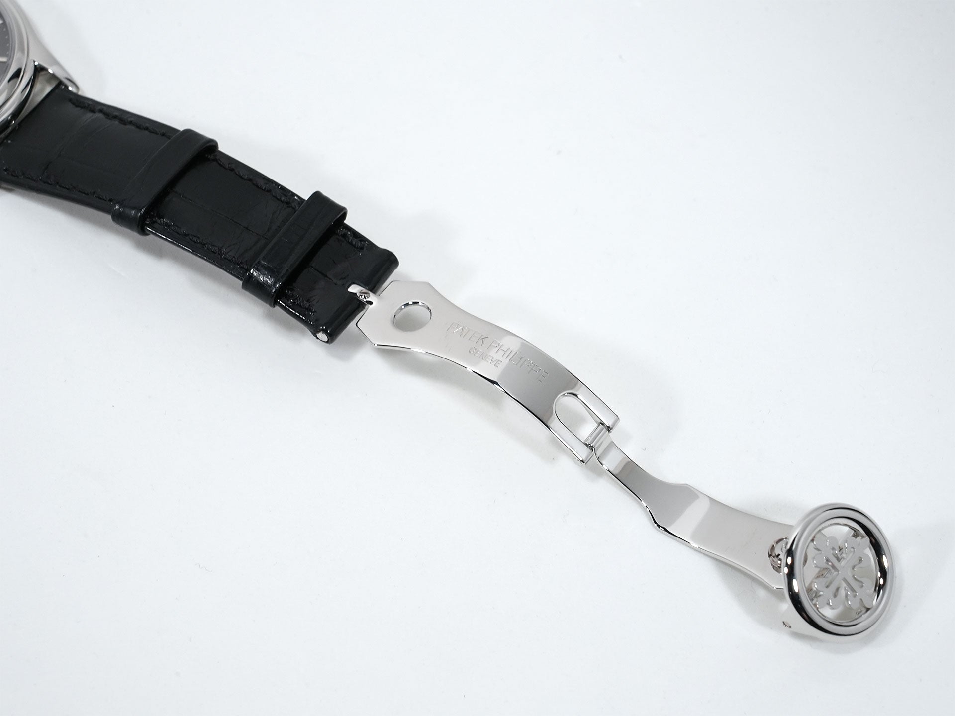 Patek Philippe Perpetual Calendar Ref. 5140P-017 Platinum Gray Dial Pre-owned evdndzc5