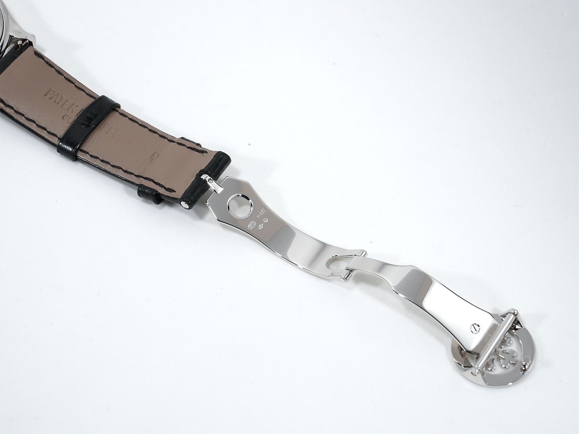 Patek Philippe Perpetual Calendar Ref. 5140P-017 Platinum Gray Dial Pre-owned evdndzc5