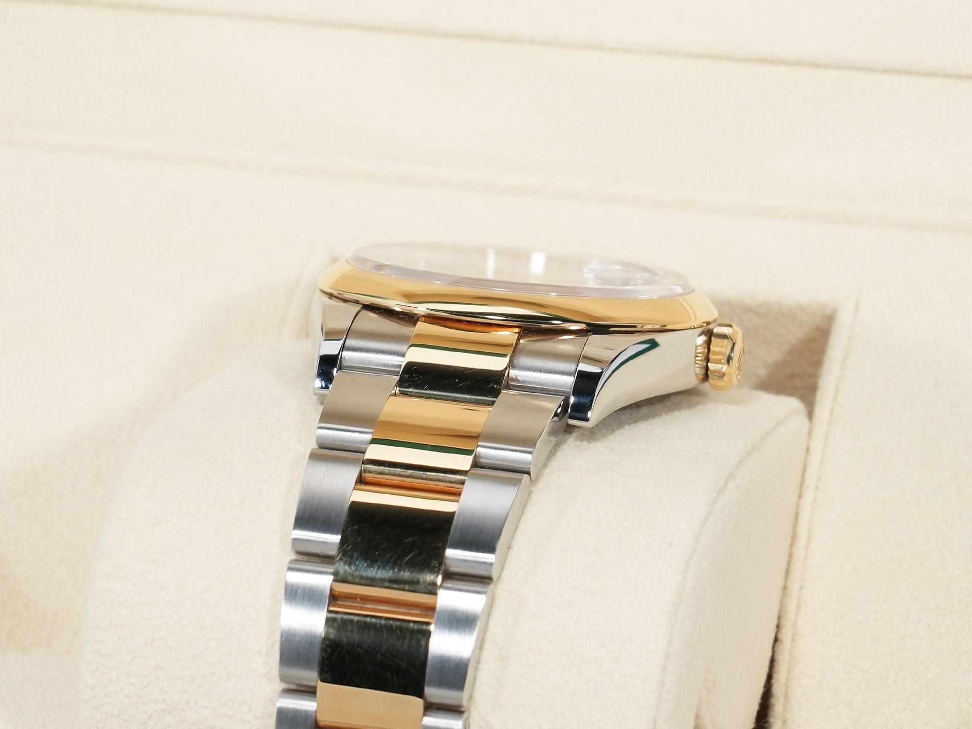 ロレックス デイトジャスト36 Ref.126203 ステンレススチール/イエローゴールド スレートローマン文字盤 オイスターブレスレット 中古 xafwm2st